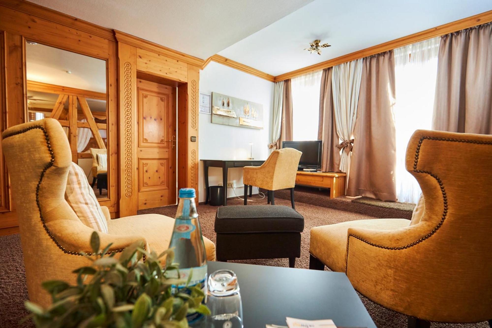 Flair Hotel Vier Jahreszeiten บัดอูราค ภายนอก รูปภาพ